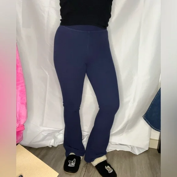 Offline by Aerie size XS dark blue flare pants with pockets on‎ the back - Picture 9 of 11